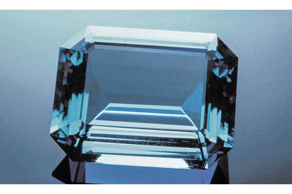 3月生日石─海藍寶 Aquamarine - 幸福的護身符