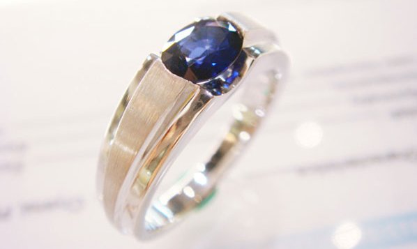 9月生日石─藍寶石 Sapphire - 號稱帝王石之美名